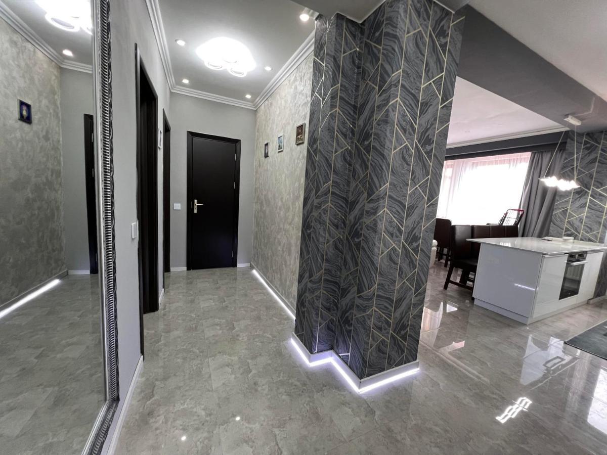 Bari Luxury Residence Mamaia Exteriör bild